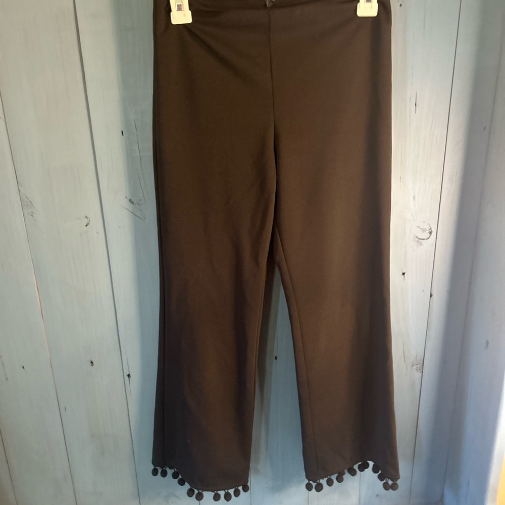 Aqua Black Crop Pants with Pom-Pom Trim | Size Small